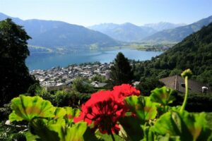 The_mountain_residence_view_over_Zell_am_See